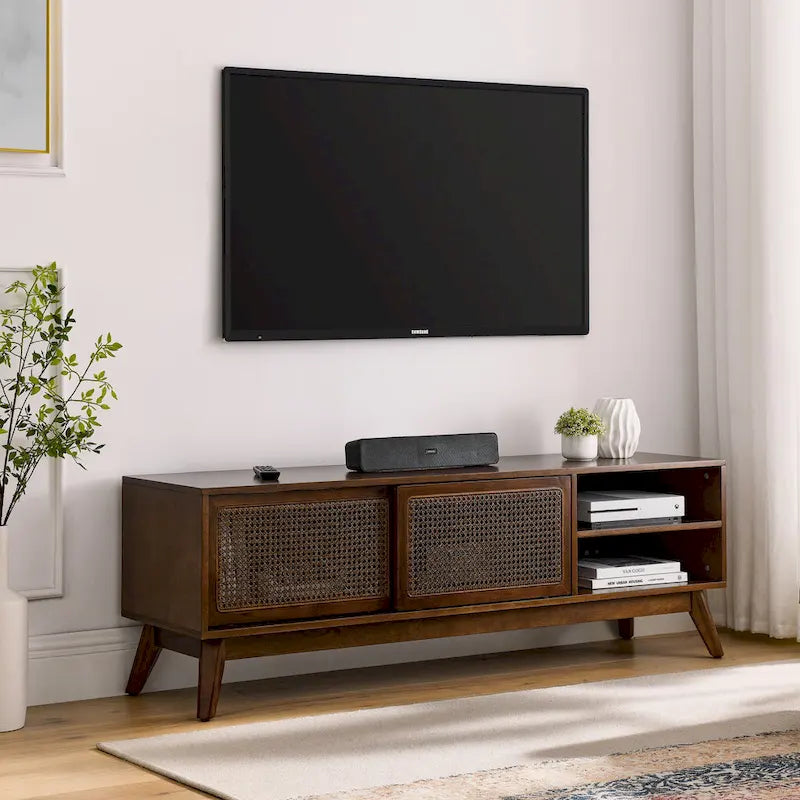 Meuble TV de 150 cm avec étagères ouvertes et portes en rotin pour téléviseurs de 65 pouces