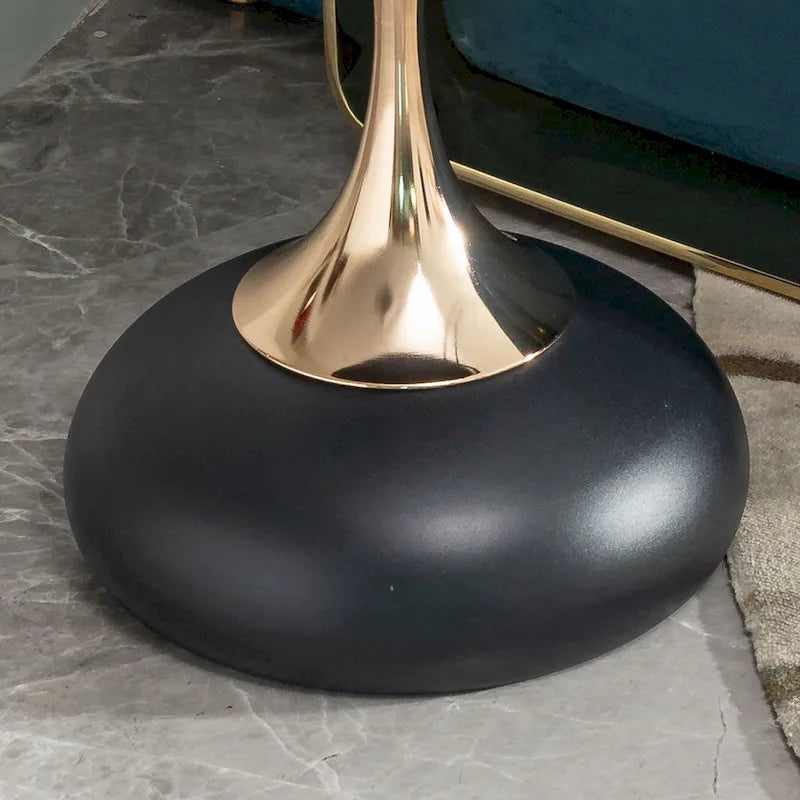 petite table d'appoint ronde pour petit espace