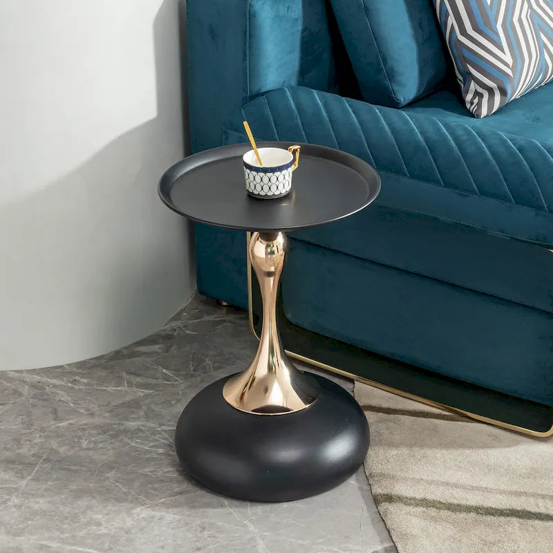 petite table d'appoint ronde pour petit espace