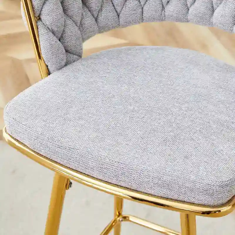Un lot de 4 tabourets de bar rotatifs, équipés de coussins en lin respirant - Convient à la hauteur d'un îlot de cuisine.