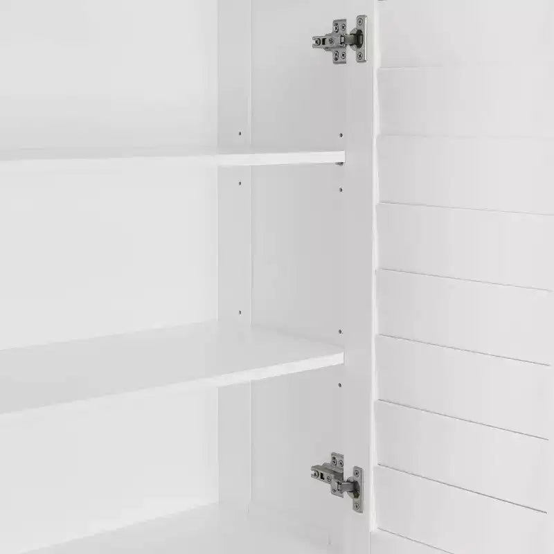 Meuble de rangement blanc à deux portes avec étagères réglables