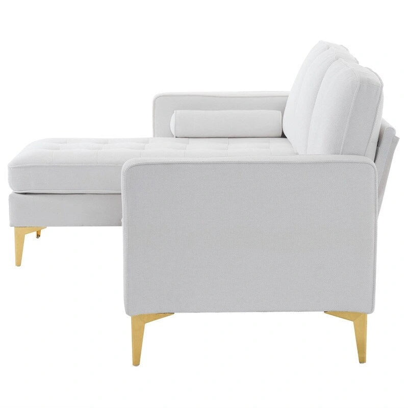 Trzyosobowa modułowa sofa pokojowa ze złotymi nóżkami trójnogami