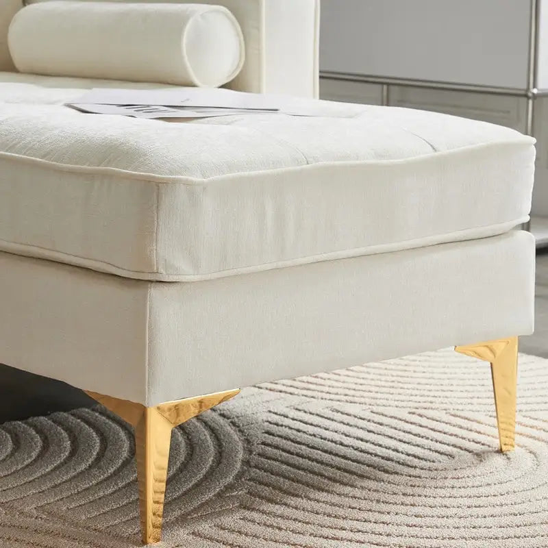 Trzyosobowa modułowa sofa pokojowa ze złotymi nóżkami trójnogami