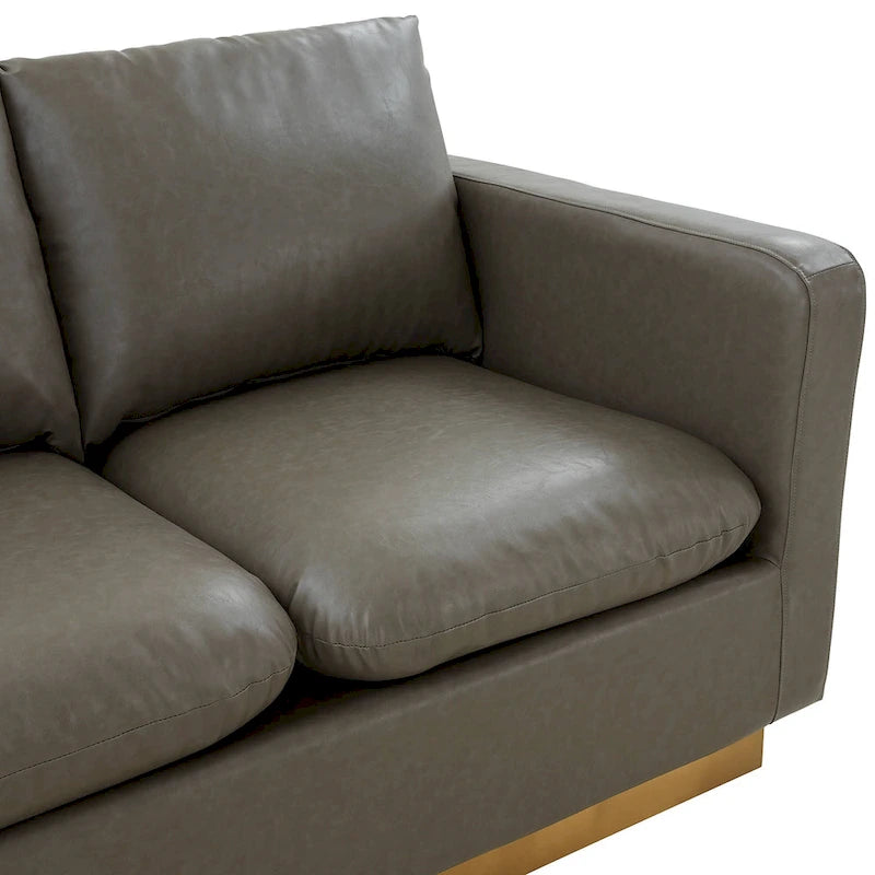 LeisureMod Nervo Nowoczesna Skórzana Sofa Dwuoosobowa ze Złotą Podstawą i Poduszkami - 55.9