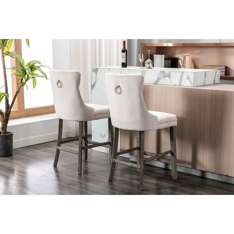 Tabourets de bar contemporains en velours capitonné avec pieds en bois et clous décoratifs chromés, lot de 2