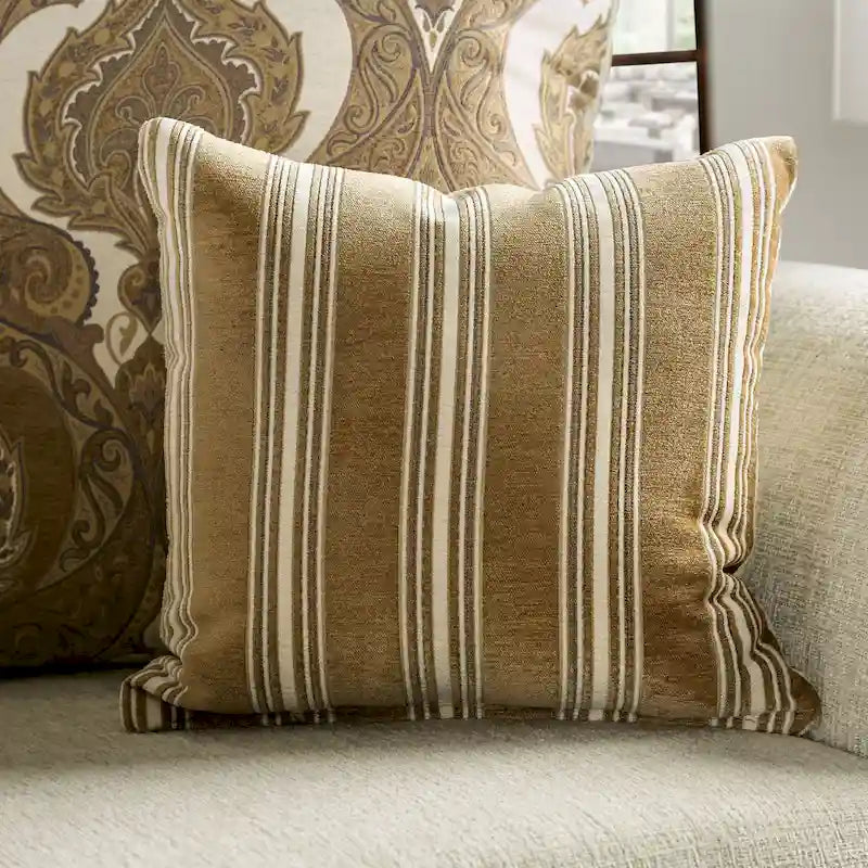 Canapé traditionnel Brondon en chenille crème avec accoudoirs roulés, par Furniture of America