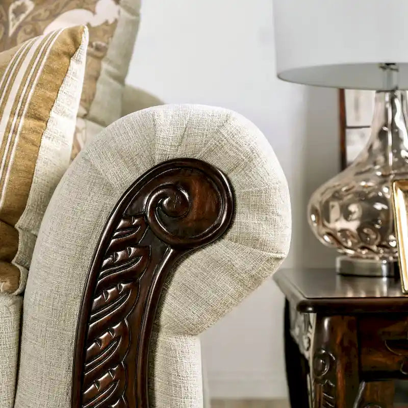 Canapé traditionnel Brondon en chenille crème avec accoudoirs roulés, par Furniture of America