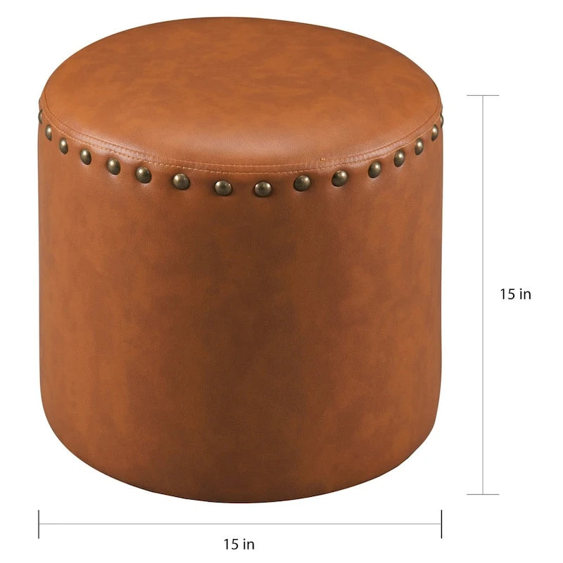 Le pouf rond en similicuir Barbossa de Curated Nomad