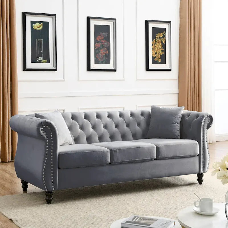 Canapé Chesterfield 80" en Velours Beige pour Salon, Canapé 3 Places Capitonné avec Accoudoirs Roulés et Clous Décoratifs, deux Oreillers