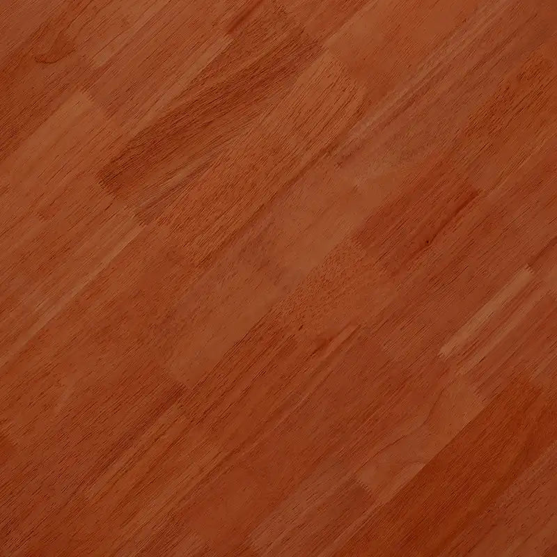 drewniany stolik kawowy z elementami imitującymi rattan