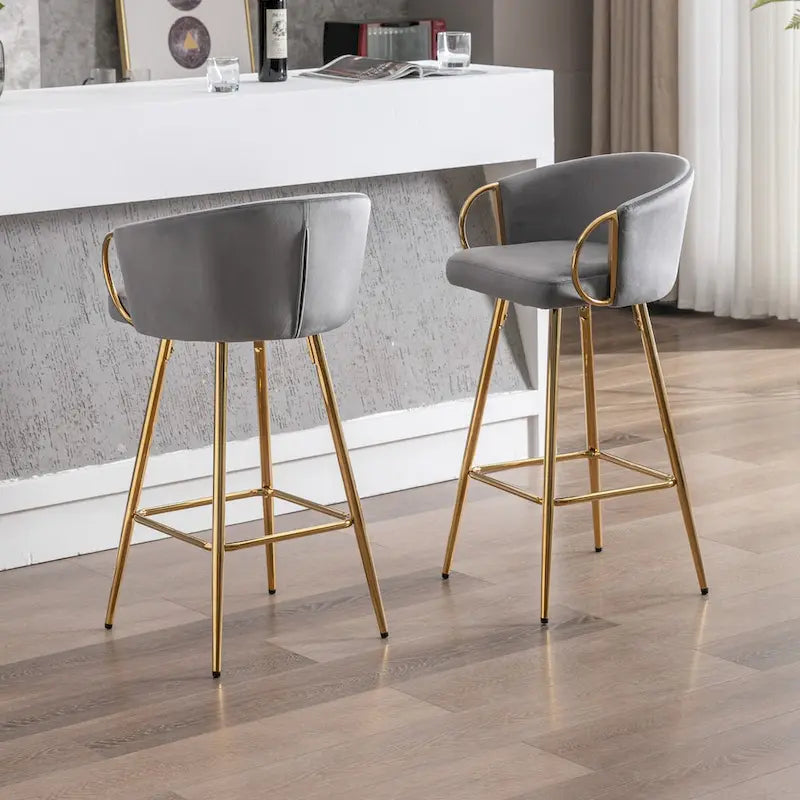 Lot de 2 tabourets de bar de 66 cm avec repose-pieds et base chromés, pieds dorés et revêtement velours, gris