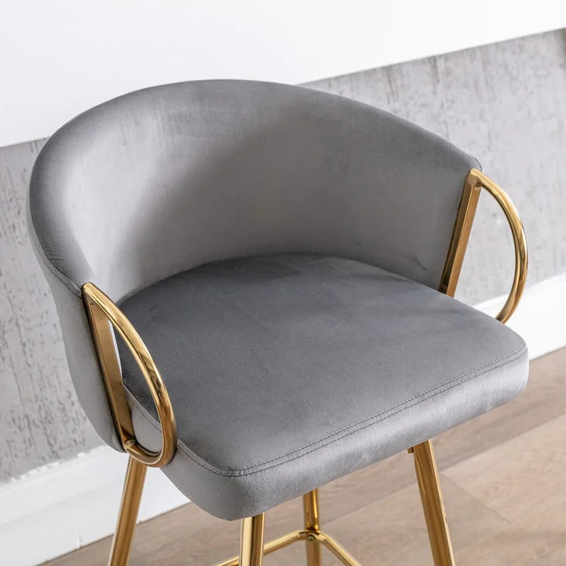 Lot de 2 tabourets de bar de 66 cm avec repose-pieds et base chromés, pieds dorés et revêtement velours, gris