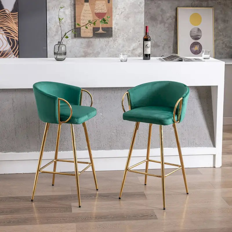 Lot de 2 tabourets de bar de 66 cm avec repose-pieds et base chromés, pieds dorés et revêtement velours, gris