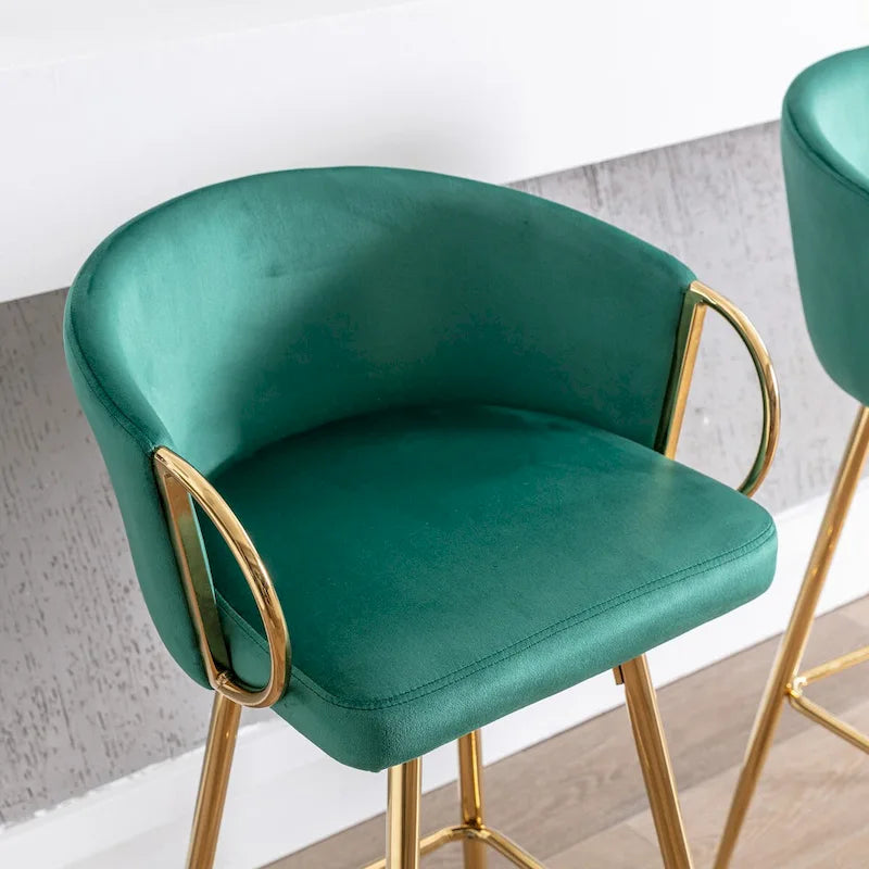 Lot de 2 tabourets de bar de 66 cm avec repose-pieds et base chromés, pieds dorés et revêtement velours, gris