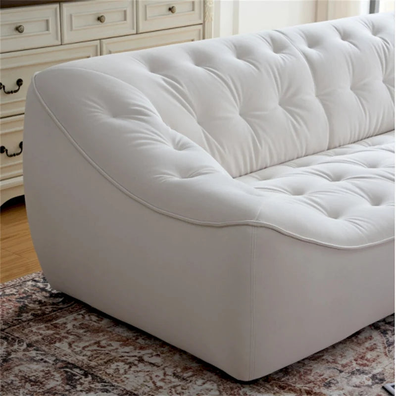 Biała trwała sofa tapicerowana z ramą z litego drewna