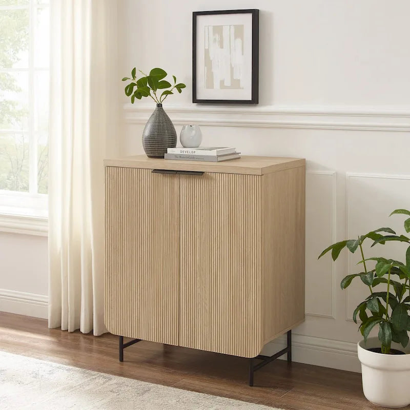 Console de rangement moderne style scandinave avec portes cannelées pour salon, chambre et bureau - Chêne côtier
