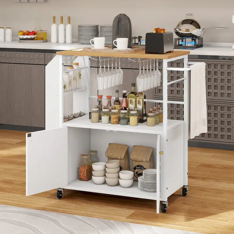 Îlot de cuisine roulant avec étagère de rangement et prise de courant