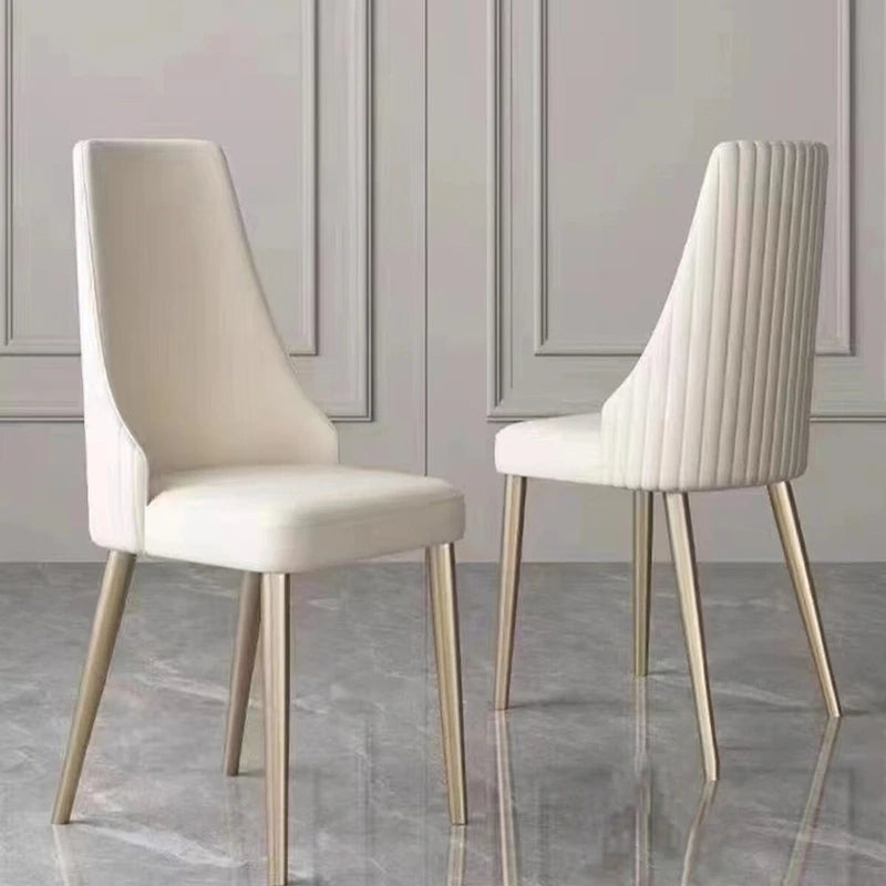 Chaise de salle à manger avec pieds en métal robustes blancs en cuir PU pour salon, salle à manger, salle de réception (Lot de 2)