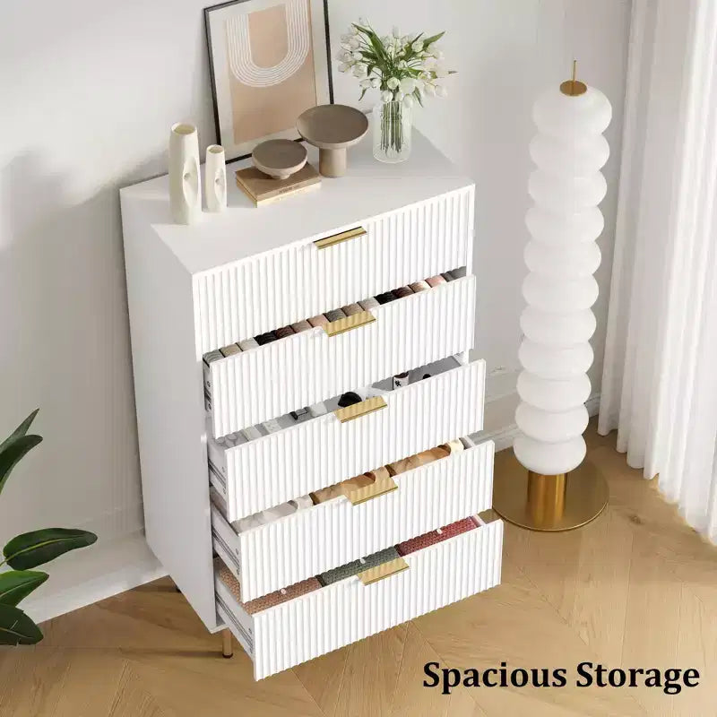 Commode 5 tiroirs blanche / effet marbre et bois – Panneau cannelé, pour 1 personne